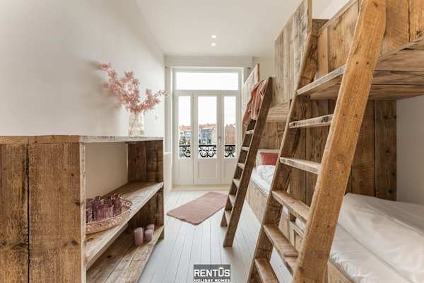 Casa Diva – renovated house for 12 in Blankenberge