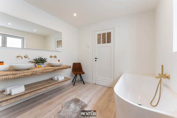 Casa Diva – renovated house for 12 in Blankenberge