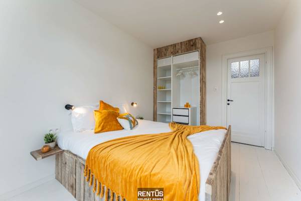 Casa Diva – renovated house for 12 in Blankenberge