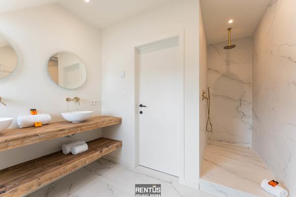 Casa Diva – renovated house for 12 in Blankenberge