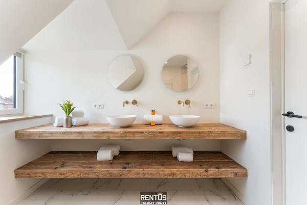 Casa Diva – renovated house for 12 in Blankenberge