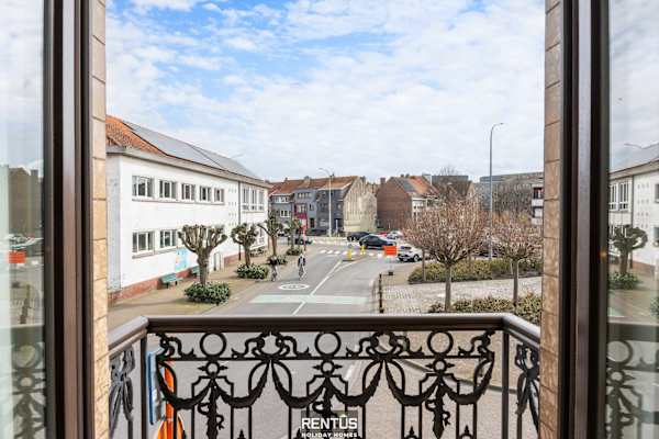 Casa Diva – renovated house for 12 in Blankenberge
