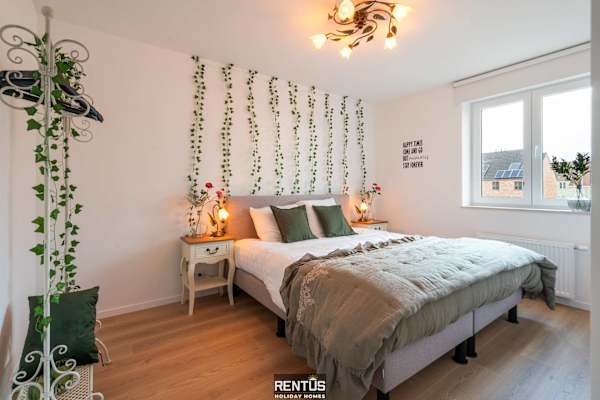 Villa Mater Maris - with large garden and garage