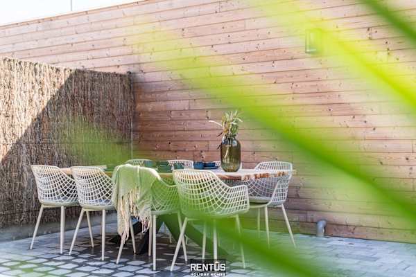Villa Mater Maris - with large garden and garage