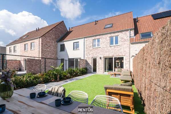 Villa Mater Maris - with large garden and garage