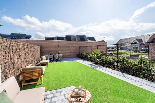 Villa Mater Maris - with large garden and garage