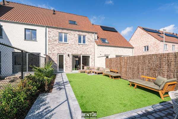 Villa Mater Maris - with large garden and garage