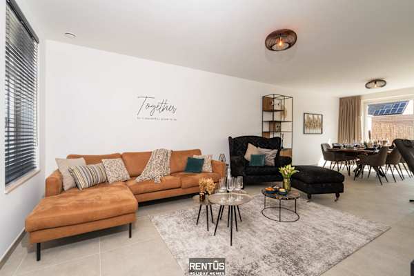 Villa Mater Maris - with large garden and garage