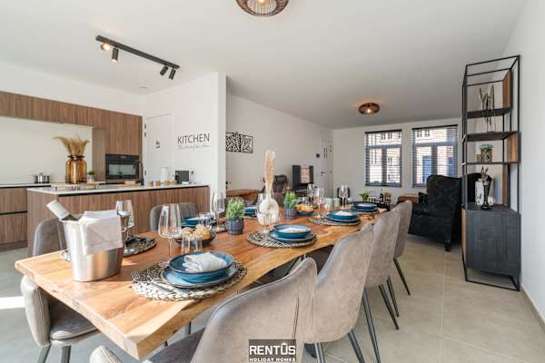 Villa Mater Maris - with large garden and garage
