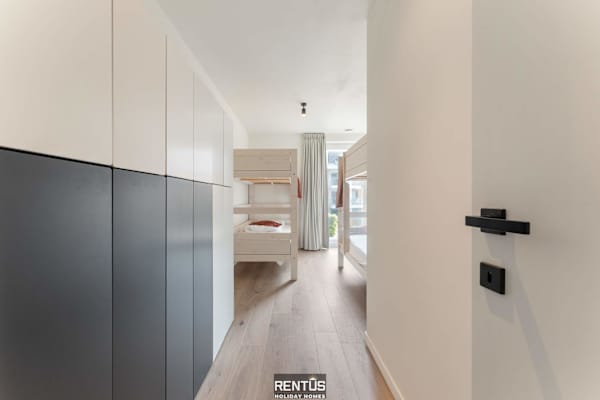 Zwem & Zen - spacious apartment with outdoor pool