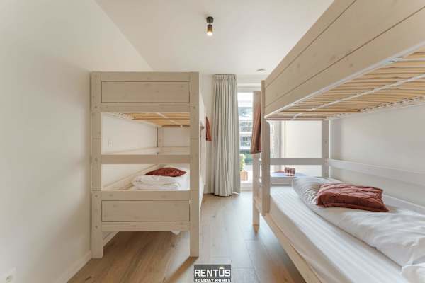 Zwem & Zen - spacious apartment with outdoor pool
