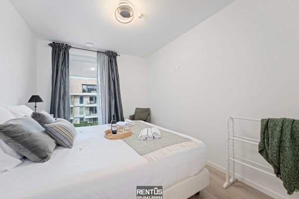 Seaphir-vacation apartment with pool in Nieuwpoort