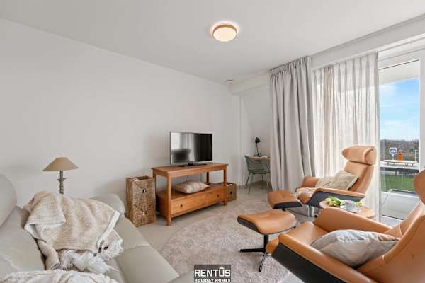 Seaphir-vacation apartment with pool in Nieuwpoort