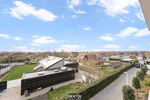 Seaphir-vacation apartment with pool in Nieuwpoort