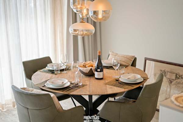 Seaphir-vacation apartment with pool in Nieuwpoort