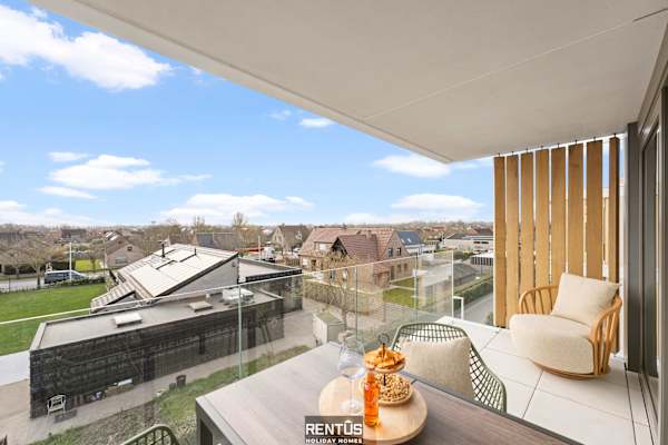 Seaphir-vacation apartment with pool in Nieuwpoort