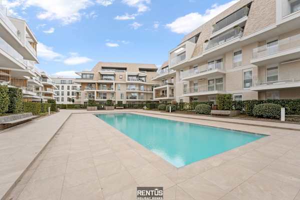 Seaphir-vacation apartment with pool in Nieuwpoort