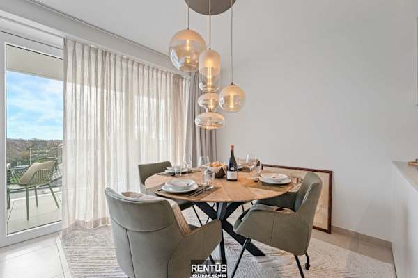 Seaphir-vacation apartment with pool in Nieuwpoort