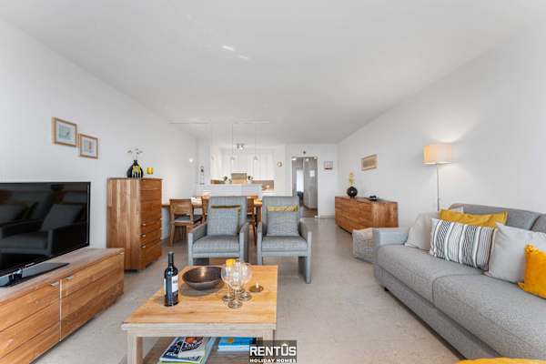 Optimist - apartment with sea view and garage