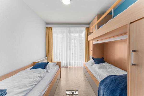 Optimist - apartment with sea view and garage