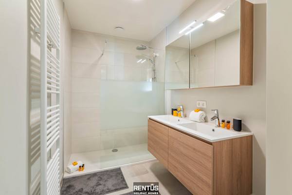 Orion View-brand new apartment with swimming pool