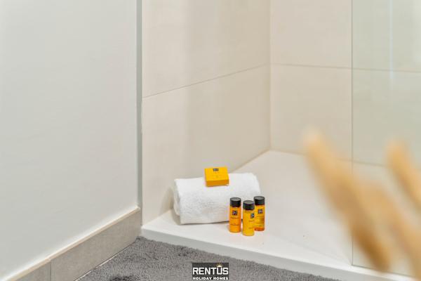 Orion View-brand new apartment with swimming pool