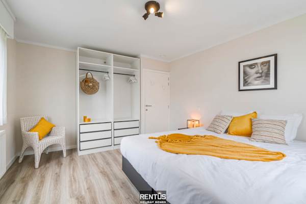Villa Zee en Zand-bungalow with garden and parking