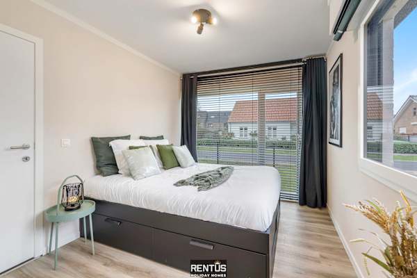 Villa Zee en Zand-bungalow with garden and parking