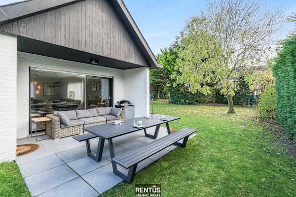 Villa Zee en Zand-bungalow with garden and parking