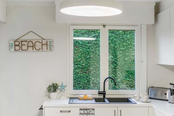 Villa Zee en Zand-bungalow with garden and parking
