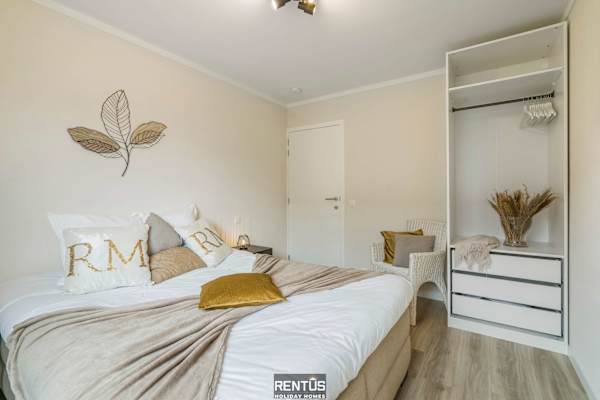 Villa Zee en Zand-bungalow with garden and parking