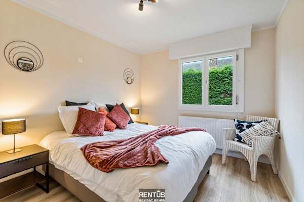 Villa Zee en Zand-bungalow with garden and parking
