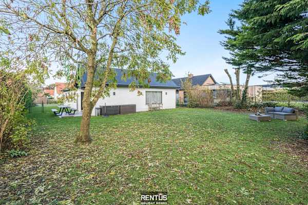 Villa Zee en Zand-bungalow with garden and parking
