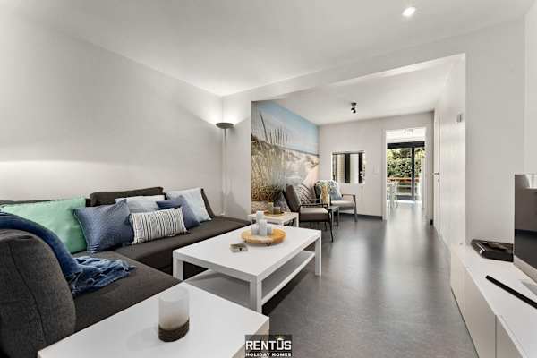 Sasea - ground floor apartment with garden