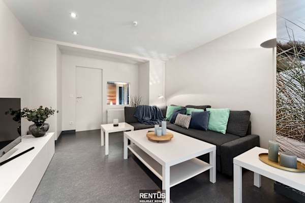 Sasea - ground floor apartment with garden