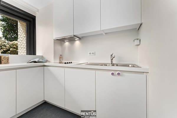 Sasea - ground floor apartment with garden