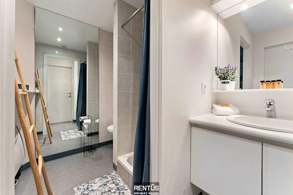 Sasea - ground floor apartment with garden