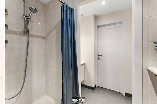 Sasea - ground floor apartment with garden
