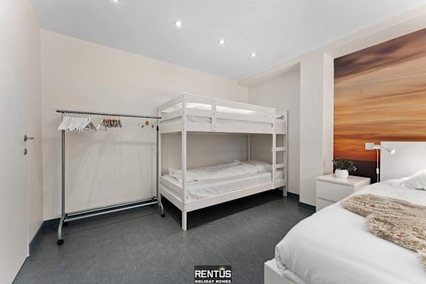 Sasea - ground floor apartment with garden