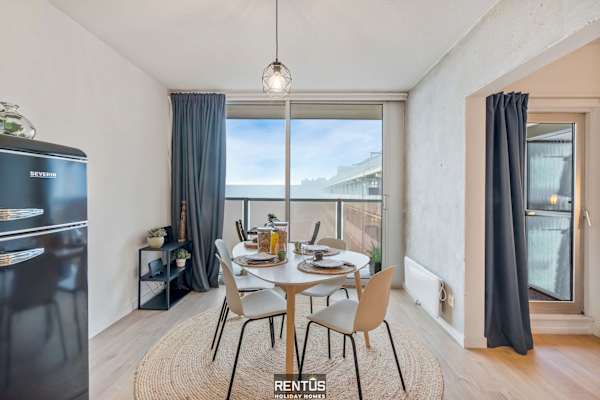 Sandy View - spacious studio flat near the beach