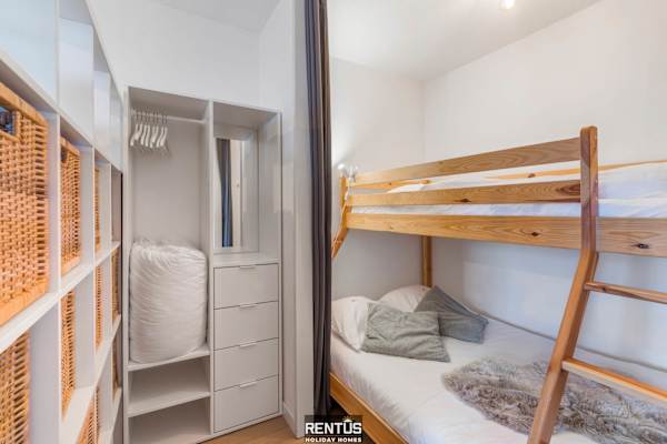 Sandy View - spacious studio flat near the beach