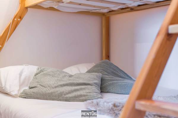Sandy View - spacious studio flat near the beach
