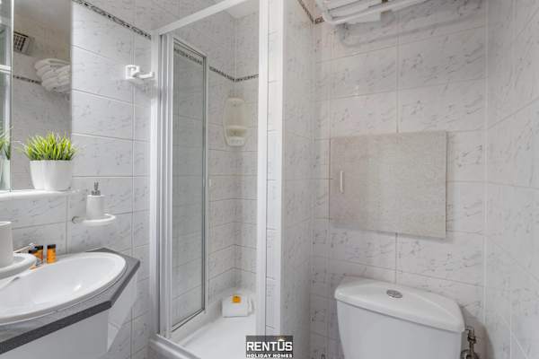 Sandy View - spacious studio flat near the beach