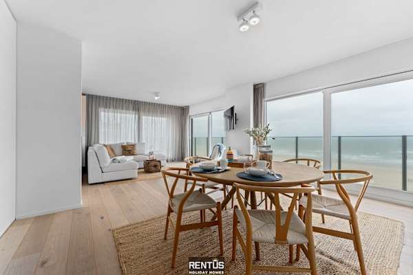 Seaflow-holiday apartment with frontal sea view