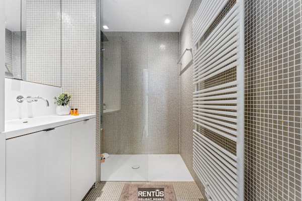 Seaflow-holiday apartment with frontal sea view
