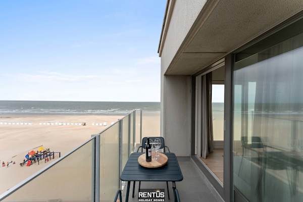 Seaflow-holiday apartment with frontal sea view
