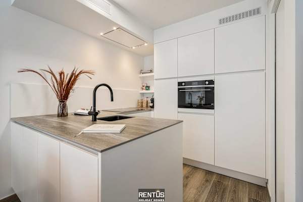 Port Orion - brand new ground floor flat with pool