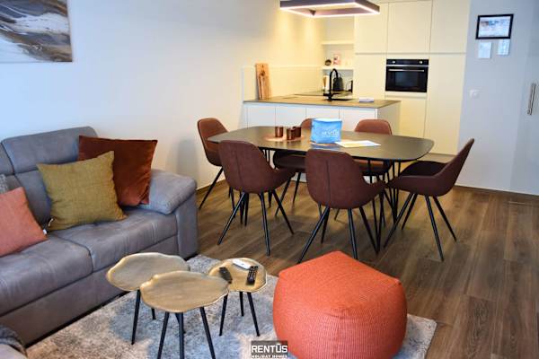 Port Orion - brand new ground floor flat with pool