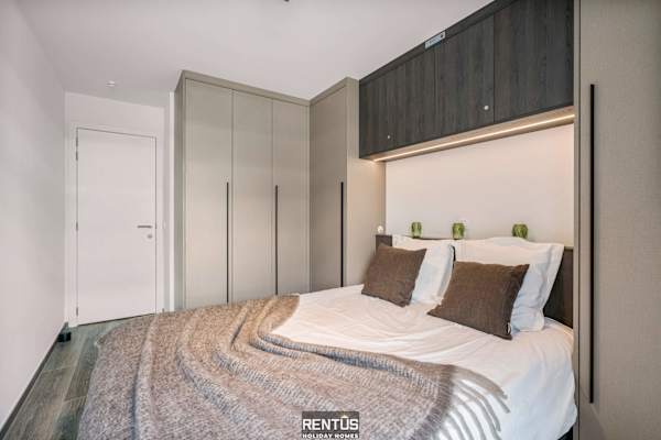 Port Orion - brand new ground floor flat with pool