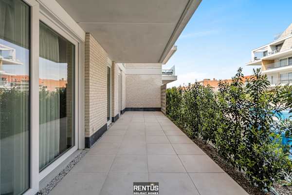 Port Orion - brand new ground floor flat with pool